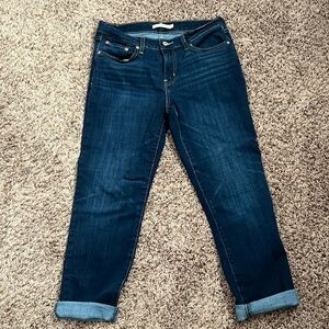 Levi’s boyfriend jeans